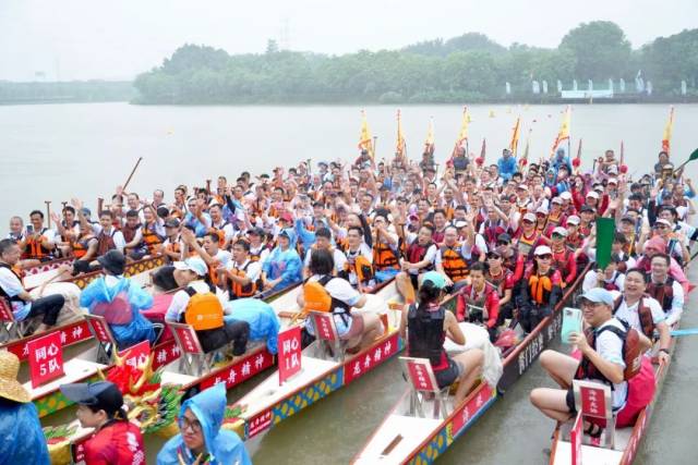 叠滘龙船来海珠湿地了！劲啊可倒挡、能S弯、会漂移…
